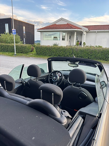 MINI Cooper 5 of 5