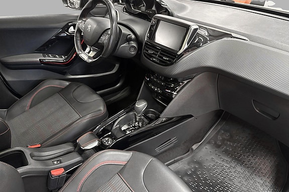 Peugeot 2008 10 of 23