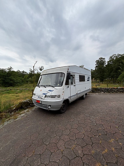 Hymer B564 2 of 30