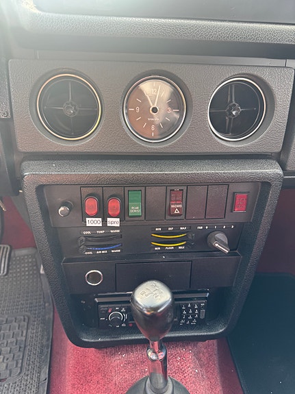 Volvo 142 19 of 29