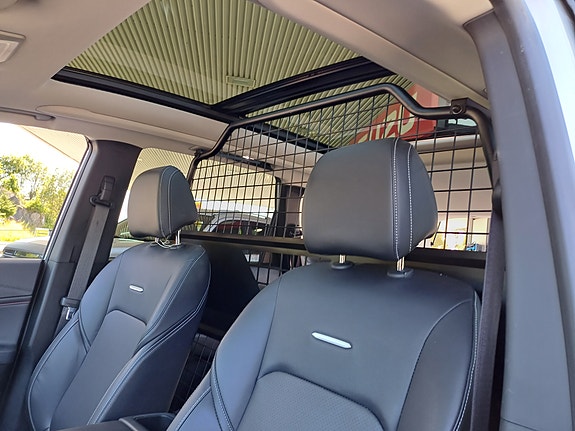 Maxus Euniq 5 9 of 13