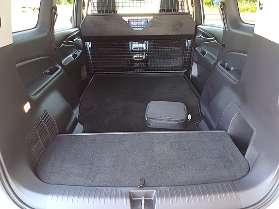Maxus Euniq 5 12 of 13