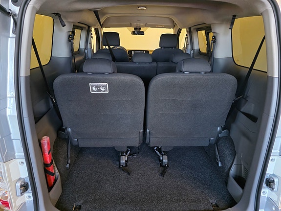 Nissan e-NV200 25 of 30