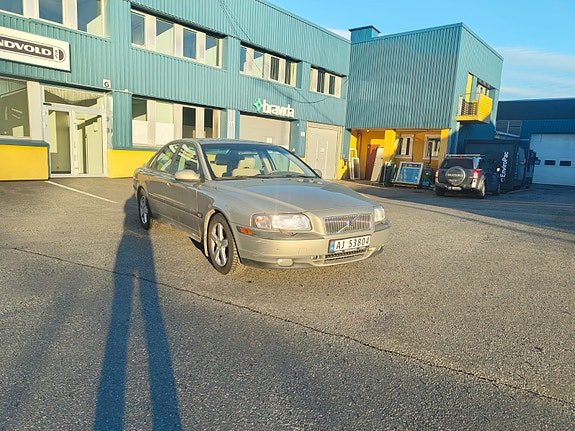 Volvo S80 4 of 5