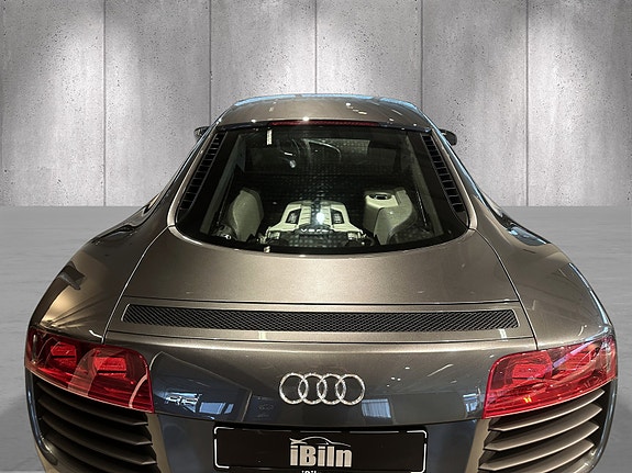 Audi R8 6 of 17