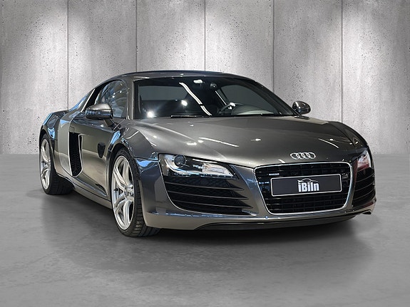 Audi R8 2 of 5