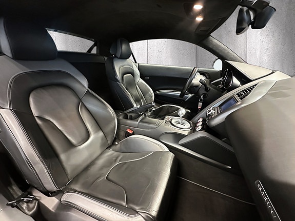 Audi R8 10 of 17