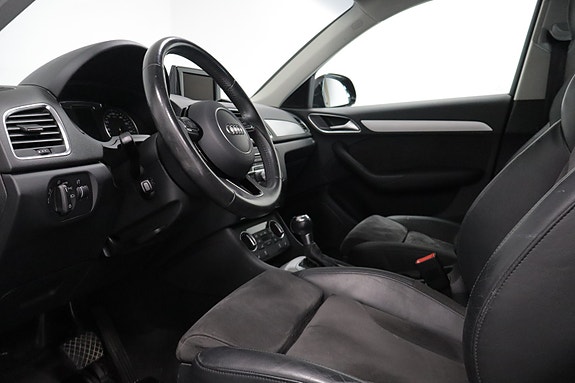 Audi Q3 6 of 25