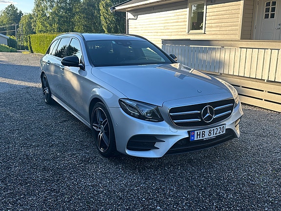 Mercedes-Benz E220 d 2 of 15