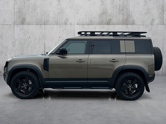 Land Rover Defender 110 2 of 5