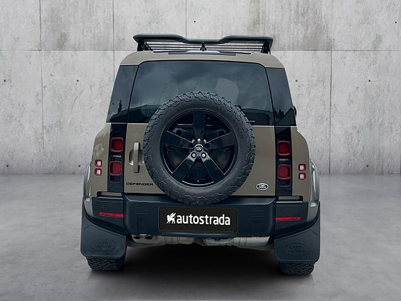 Land Rover Defender 110 4 of 5