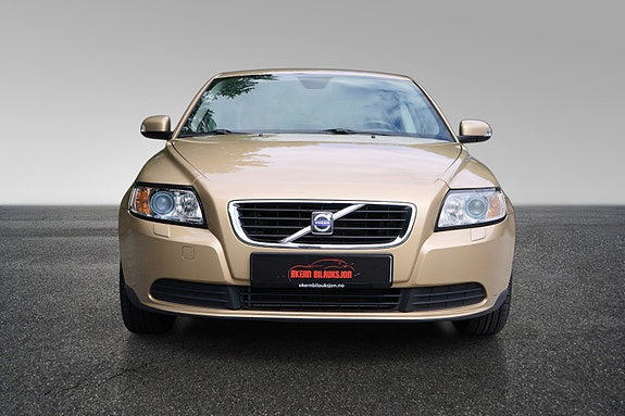 Volvo S40 2 of 30