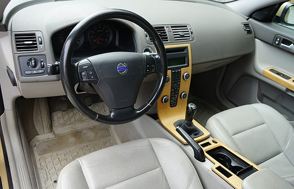 Volvo S40 19 of 30