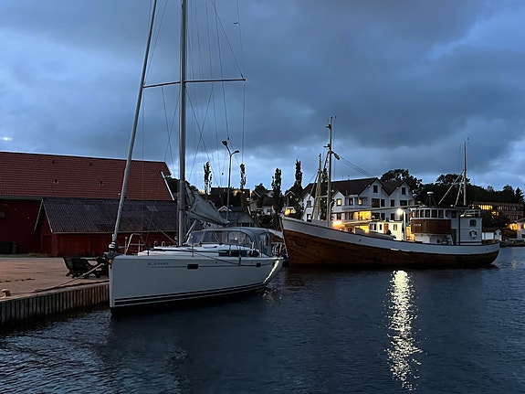 Rask, velseilende og romslig familieseiler 5 of 30