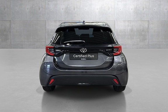 Toyota Yaris 4 of 5