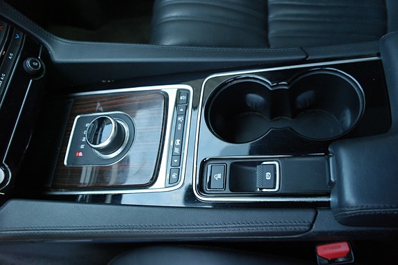 Jaguar F-PACE 23 of 30