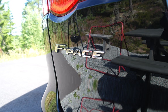 Jaguar F-PACE 15 of 30