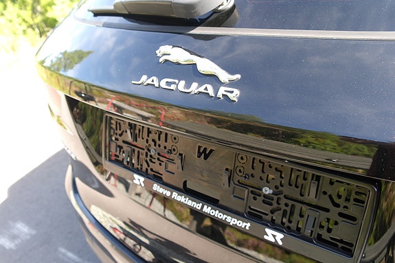 Jaguar F-PACE 14 of 30