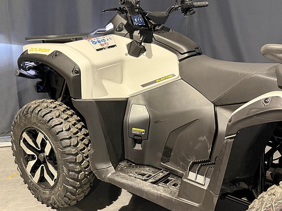 Can-Am Outlander Max Electric 10 of 18