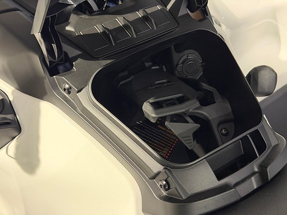 Can-Am Outlander Max Electric 15 of 18
