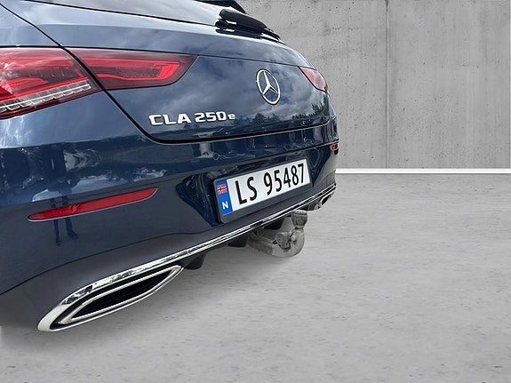 Mercedes-Benz CLA180 14 of 16