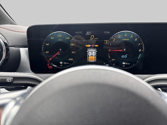 Mercedes-Benz CLA180 9 of 16