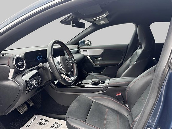 Mercedes-Benz CLA180 7 of 16