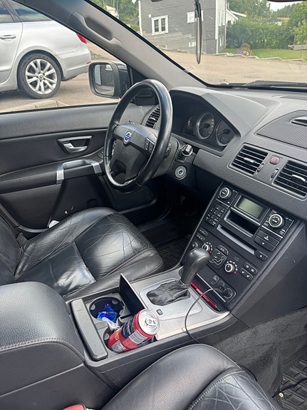 Volvo XC90 3 of 5