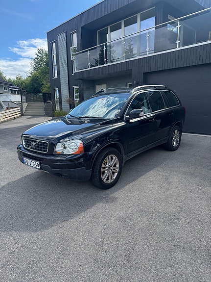 Volvo XC90 4 of 5