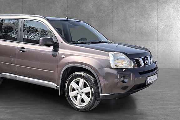 Nissan X-Trail 3 of 5