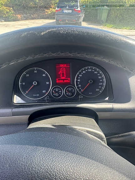Volkswagen Touran 9 of 15