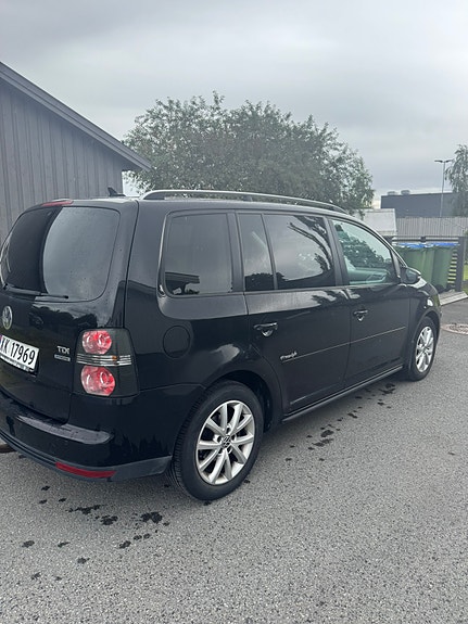 Volkswagen Touran 6 of 15