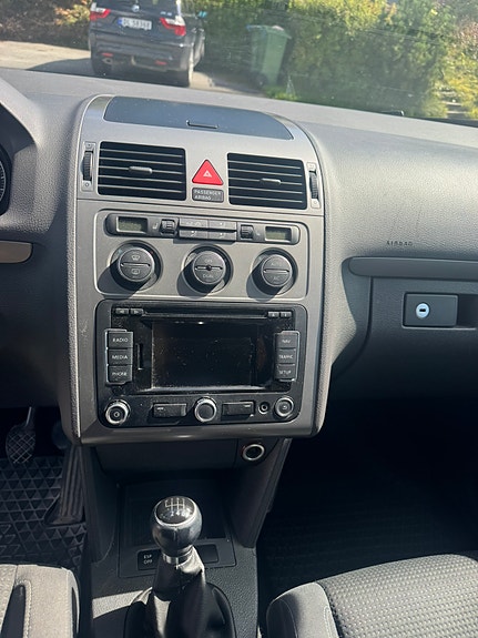 Volkswagen Touran 10 of 15