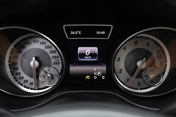 Mercedes-Benz GLA200 d 13 of 26