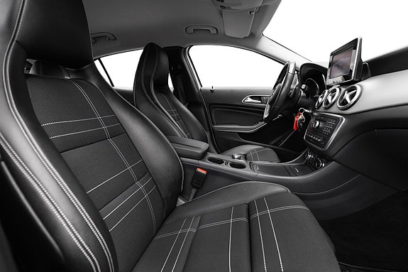 Mercedes-Benz GLA200 d 24 of 26
