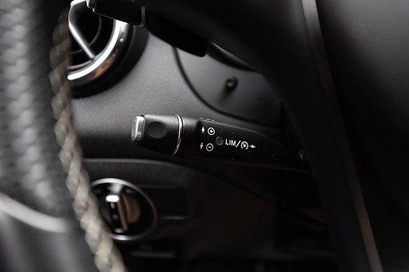 Mercedes-Benz GLA200 d 15 of 26