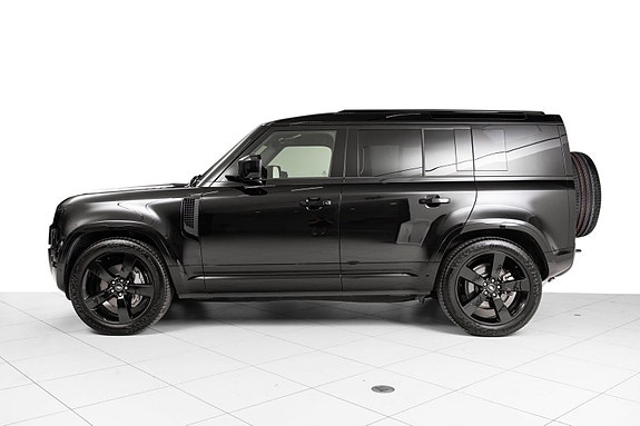 Land Rover Defender 110 3 of 5