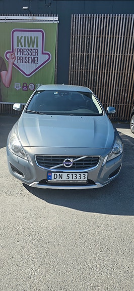 Volvo S60 3 of 3