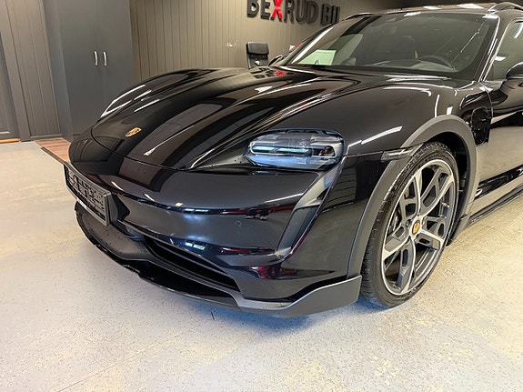 Porsche Taycan 5 of 30