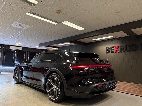 Porsche Taycan 4 of 30