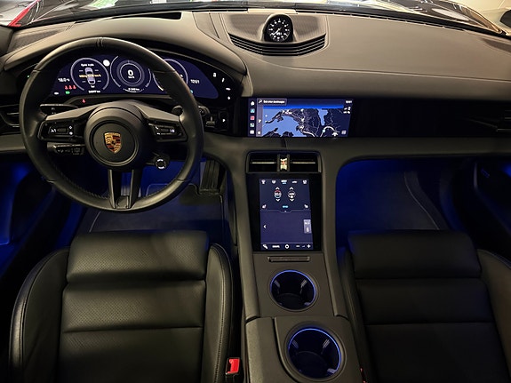 Porsche Taycan 10 of 30