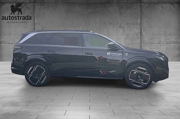 Peugeot e-5008 4 of 20