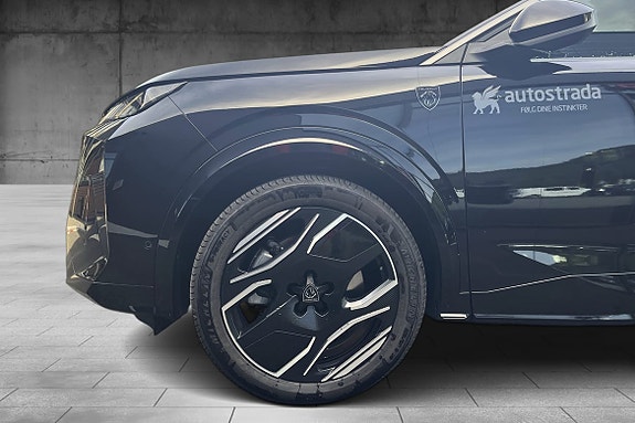 Peugeot e-5008 8 of 20