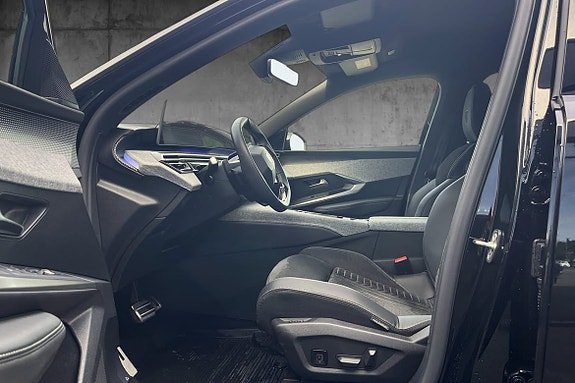 Peugeot e-5008 9 of 20