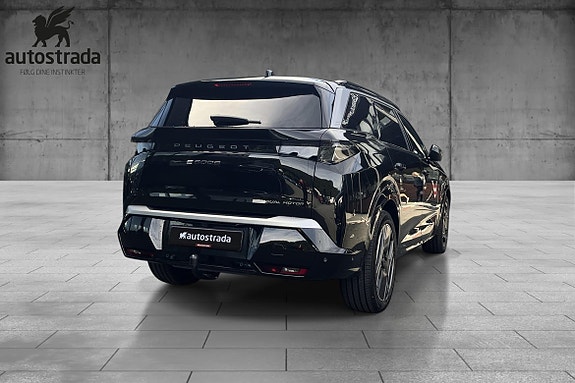 Peugeot e-5008 5 of 20