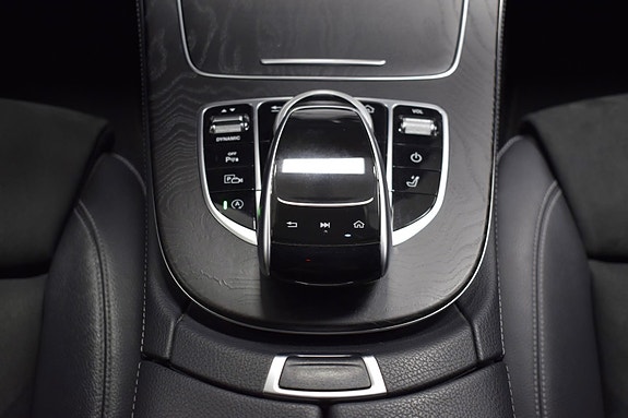 Mercedes-Benz E200 21 of 29