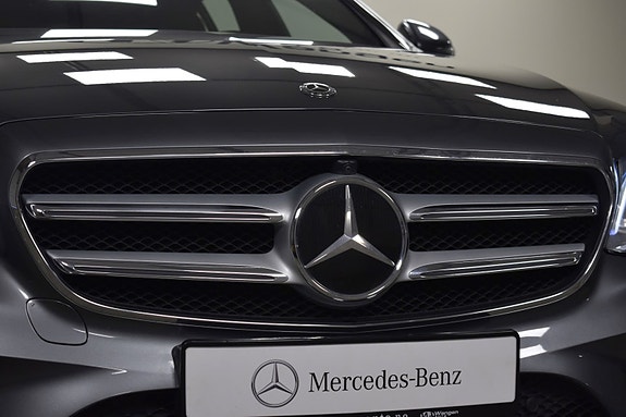 Mercedes-Benz E200 7 of 29