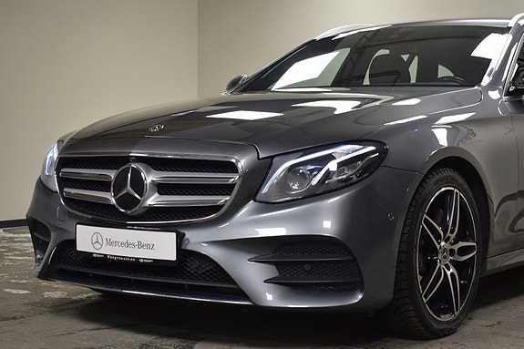 Mercedes-Benz E200 5 of 29