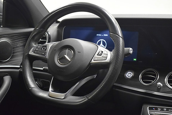 Mercedes-Benz E200 11 of 29
