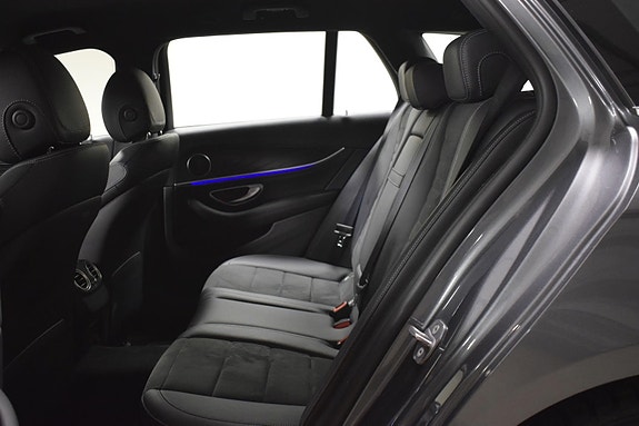 Mercedes-Benz E200 25 of 29